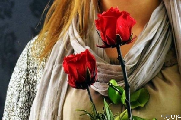 50歲女人外遇的表現(xiàn) 50歲女人外遇是怎么樣的 50歲女人外遇的表現(xiàn) 50歲女人外遇是怎么樣的