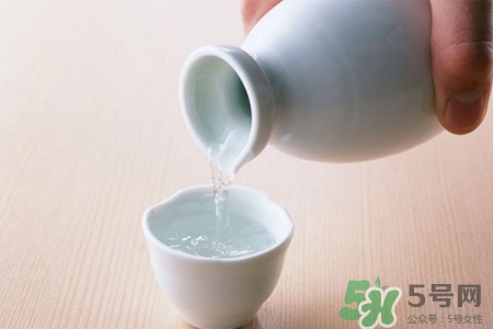 喝白酒能喝出白血病嗎？白血病人能喝酒嗎？