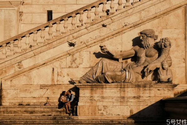 如果老公提離婚是真想立馬離嗎 男的想徹底離婚的表現(xiàn) 如果老公提離婚是真想立馬離嗎 男的想徹底離婚的表現(xiàn)