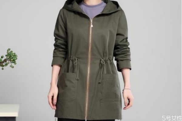 風衣可以怎么搭配褲子 風衣的搭配方法有什么 風衣可以怎么搭配褲子 風衣的搭配方法有什么