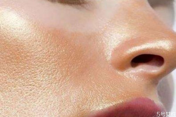 怎么有效控制皮膚出油過多 皮膚出油嚴重怎么辦