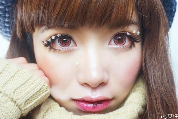 娃娃妝怎么畫好看 娃娃妝的減肥畫法 娃娃妝怎么畫好看 娃娃妝的減肥畫法