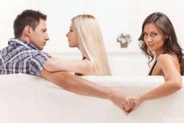 出軌的男人還值得愛嗎 這三種出軌男人不值得原諒 出軌的男人還值得愛嗎 這三種出軌男人不值得原諒