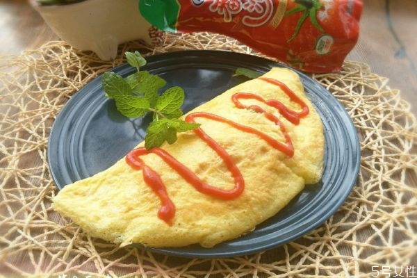 蛋包飯的美味做法 如何自制蛋包飯 蛋包飯的美味做法 如何自制蛋包飯