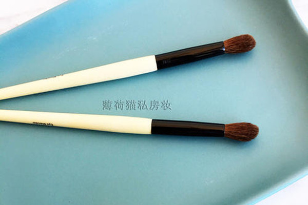 鼻影刷掉毛怎么回事 鼻影刷掉毛的原因 鼻影刷掉毛怎么回事 鼻影刷掉毛的原因