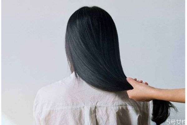 大一女生適合什么發(fā)型 什么發(fā)型適合大一女生 大一女生適合什么發(fā)型 什么發(fā)型適合大一女生