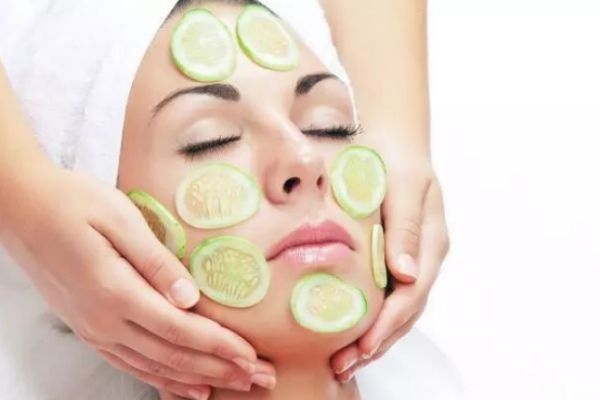 臉上出油長痘痘怎么辦 臉上出油長痘小妙招 臉上出油長痘痘怎么辦 臉上出油長痘小妙招