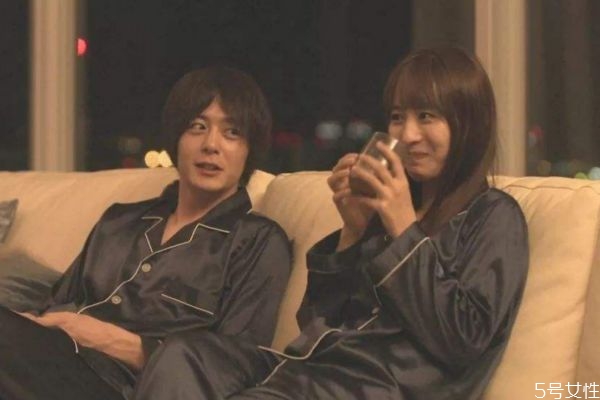 戀愛多久可以同居 戀愛多久同居怎么算 戀愛多久可以同居 戀愛多久同居怎么算