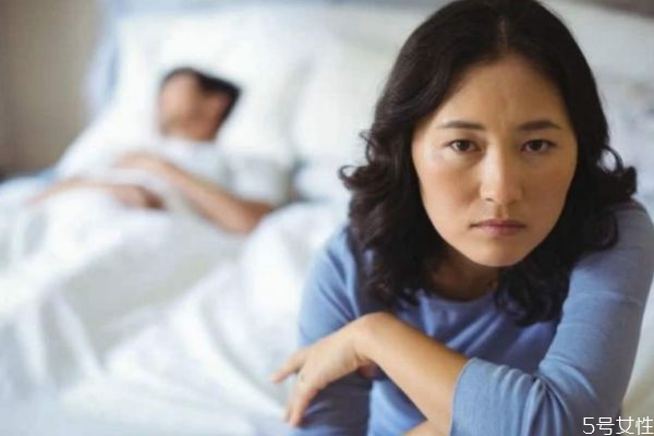 婚姻中的冷戰(zhàn)應(yīng)該怎么辦 怎么解決婚姻中的冷戰(zhàn) 婚姻中的冷戰(zhàn)應(yīng)該怎么辦 怎么解決婚姻中的冷戰(zhàn)