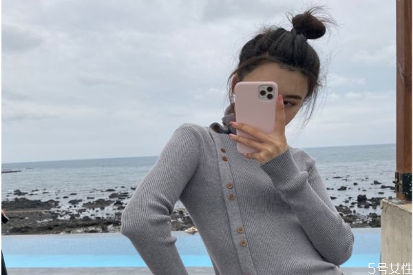 和男生聊什么話題好 主動和男朋友聊天說啥 和男生聊什么話題好 主動和男朋友聊天說啥