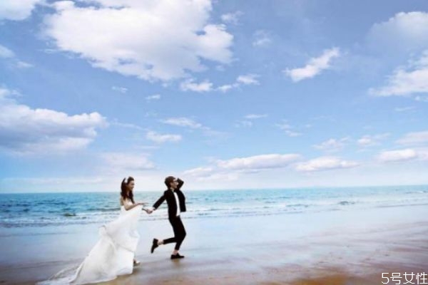 男孩暗戀你最準的表現(xiàn) 小細節(jié)看出男人暗戀你 男孩暗戀你最準的表現(xiàn) 小細節(jié)看出男人暗戀你