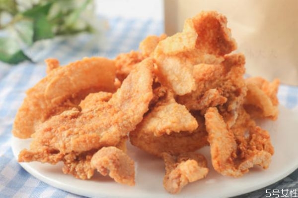 豬油渣可以吃嗎 吃豬油渣會(huì)致癌嗎 豬油渣可以吃嗎 吃豬油渣會(huì)致癌嗎