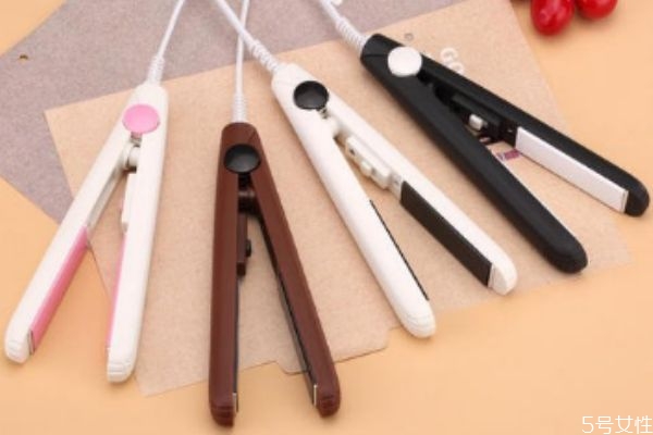 應(yīng)該怎么使用卷發(fā)棒 使用卷發(fā)棒的正確方法 應(yīng)該怎么使用卷發(fā)棒 使用卷發(fā)棒的正確方法