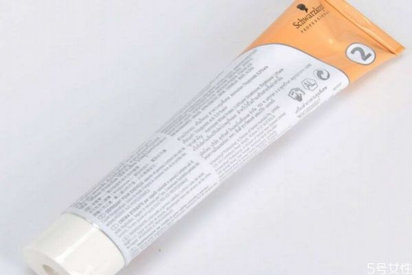 頭發(fā)拉直可以維持多長時間 頭發(fā)燙直后挽起來會變卷嗎 頭發(fā)拉直可以維持多長時間 頭發(fā)燙直后挽起來會變卷嗎