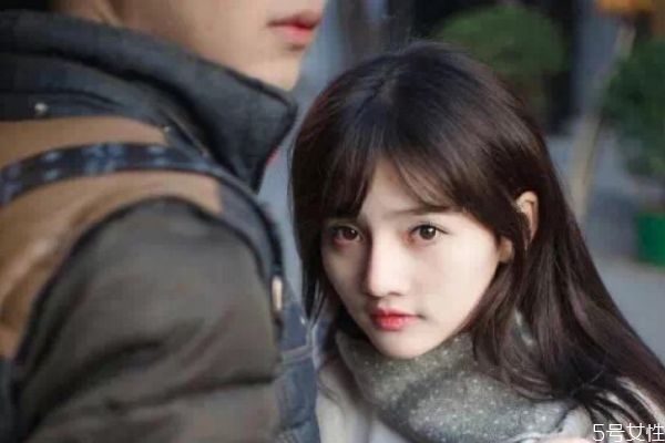 男友從不發(fā)關(guān)于你動(dòng)態(tài)的原因 為什么男友的朋友圈沒有你 男友從不發(fā)關(guān)于你動(dòng)態(tài)的原因 為什么男友的朋友圈沒有你