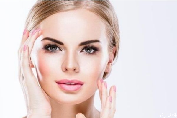 長(zhǎng)痘可以用吸油紙嗎 吸油紙會(huì)傷害痘痘嗎