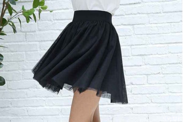 蓬蓬裙怎么搭配上衣 蓬蓬裙搭配服裝的技巧 蓬蓬裙怎么搭配上衣 蓬蓬裙搭配服裝的技巧