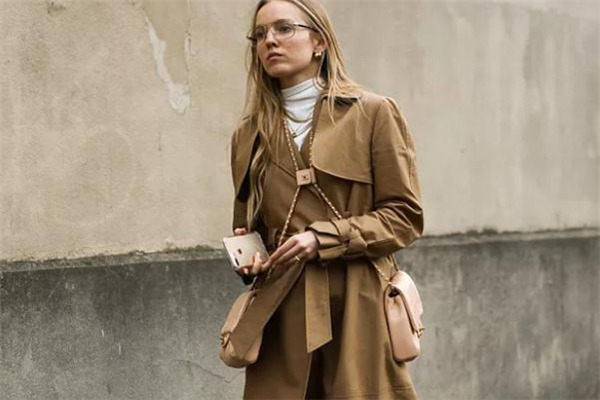 香奈兒雙挎包多少錢 香奈兒雙挎包怎么分開背 香奈兒雙挎包多少錢 香奈兒雙挎包怎么分開背