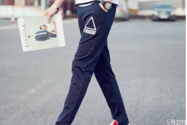 男士衛(wèi)褲怎么搭配上衣 男士衛(wèi)褲搭配方法 男士衛(wèi)褲怎么搭配上衣 男士衛(wèi)褲搭配方法