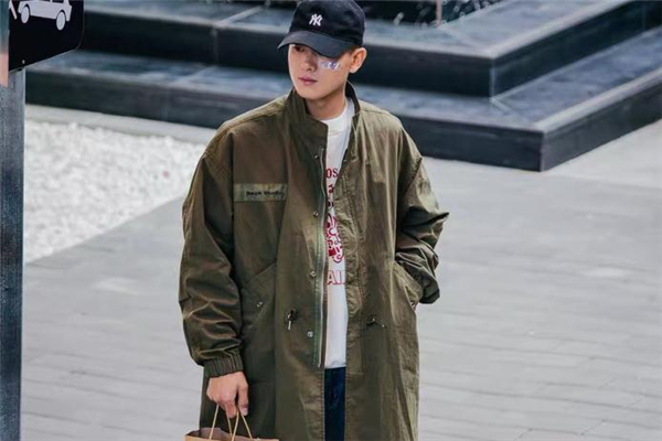 風(fēng)衣配什么帽子好看 男士風(fēng)衣搭配什么帽子 風(fēng)衣配什么帽子好看 男士風(fēng)衣搭配什么帽子