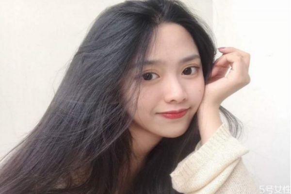 頭發(fā)打結(jié)怎么回事 怎么讓頭發(fā)柔順 頭發(fā)打結(jié)怎么回事 怎么讓頭發(fā)柔順