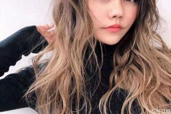 頭發(fā)打結(jié)怎么回事 怎么讓頭發(fā)柔順 頭發(fā)打結(jié)怎么回事 怎么讓頭發(fā)柔順