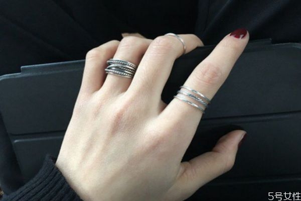 手指關節(jié)為什么會有皺紋 手指關節(jié)皺紋多怎么辦 手指關節(jié)為什么會有皺紋 手指關節(jié)皺紋多怎么辦