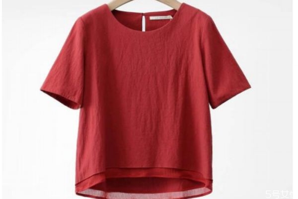 磚紅色衣服應(yīng)該配什么褲子 磚紅色衣服怎么搭配好 磚紅色衣服應(yīng)該配什么褲子 磚紅色衣服怎么搭配好