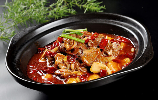 土豆燒牛腩怎么做好吃 土豆燒牛腩的做法 土豆燒牛腩怎么做好吃 土豆燒牛腩的做法