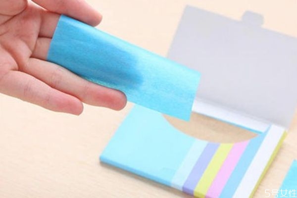 夏天用吸油紙好嗎 吸油紙判斷干性油性 夏天用吸油紙好嗎 吸油紙判斷干性油性