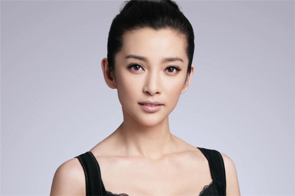 種植美人尖疼嗎 種植美人尖有風(fēng)險(xiǎn)嗎 種植美人尖疼嗎 種植美人尖有風(fēng)險(xiǎn)嗎