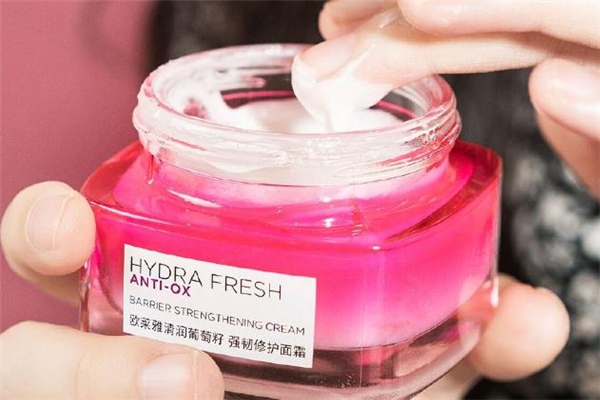 歐萊雅水繃帶面霜多少錢 歐萊雅水繃帶面霜使用方法 歐萊雅水繃帶面霜多少錢 歐萊雅水繃帶面霜使用方法