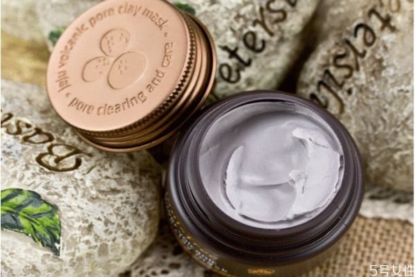 泥狀面膜多久敷一次好 泥狀面膜的使用方法 泥狀面膜多久敷一次好 泥狀面膜的使用方法