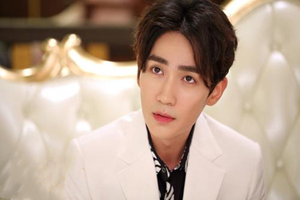 晚上怎樣和女生聊天 晚上適合和喜歡的女生聊什么 晚上怎樣和女生聊天 晚上適合和喜歡的女生聊什么