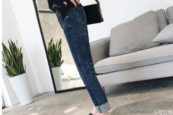 直筒褲怎么搭配好看 直筒褲的搭配方法 直筒褲怎么搭配好看 直筒褲的搭配方法