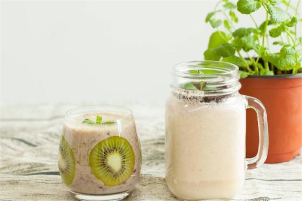 減肥奶昔對(duì)身體有害嗎 減肥奶昔有什么危害 減肥奶昔對(duì)身體有害嗎 減肥奶昔有什么危害