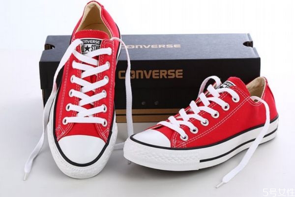 匡威帆布鞋怎么搭配 匡威帆布鞋搭配方法 匡威帆布鞋怎么搭配 匡威帆布鞋搭配方法