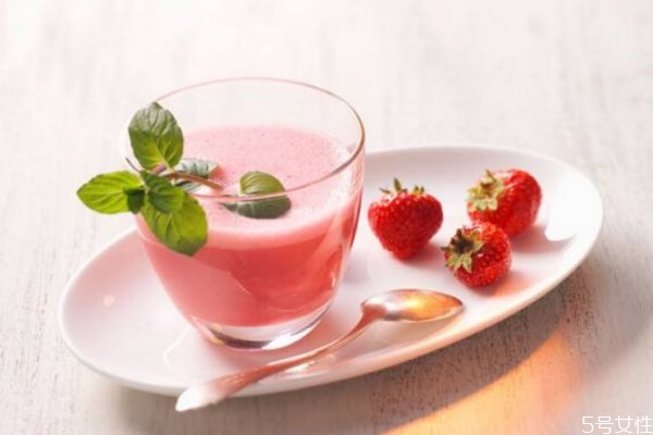 如何自制奶昔 自制奶昔的方法 如何自制奶昔 自制奶昔的方法