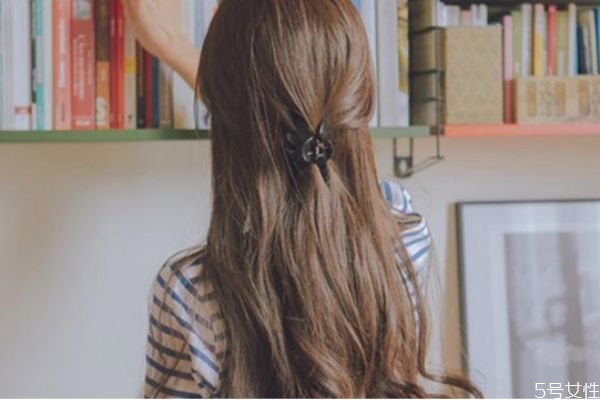 定型水時(shí)間長(zhǎng)了好不好 頭發(fā)定型水可以維持多久 定型水時(shí)間長(zhǎng)了好不好 頭發(fā)定型水可以維持多久