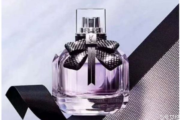 男士香水和女士香水的區(qū)別 男士香水和女士香水的不同 男士香水和女士香水的區(qū)別 男士香水和女士香水的不同