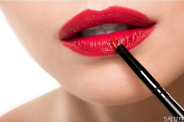 口紅過敏的原因有什么 為什么會(huì)口紅過敏 口紅過敏的原因有什么 為什么會(huì)口紅過敏