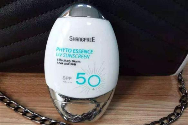 香蒲麗防曬霜需要卸妝嗎 香蒲麗防曬霜洗面奶能洗干凈嗎 香蒲麗防曬霜需要卸妝嗎 香蒲麗防曬霜洗面奶能洗干凈嗎