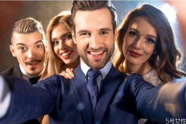 已婚男女相處最佳距離 已婚男女應(yīng)該怎么相處 已婚男女相處最佳距離 已婚男女應(yīng)該怎么相處