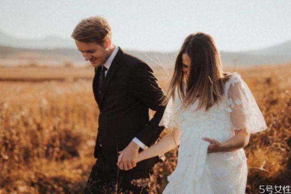 結(jié)婚后怎么經(jīng)營(yíng)愛(ài)情 婚后經(jīng)營(yíng)愛(ài)情的方法 結(jié)婚后怎么經(jīng)營(yíng)愛(ài)情 婚后經(jīng)營(yíng)愛(ài)情的方法