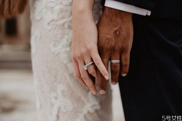 前夫不愿意復(fù)婚還有挽回的希望嗎 前夫想要復(fù)婚的表現(xiàn) 前夫不愿意復(fù)婚還有挽回的希望嗎 前夫想要復(fù)婚的表現(xiàn)