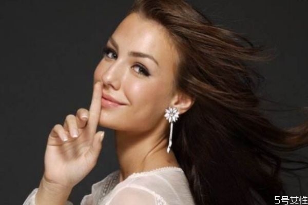 臉越來越黃的原因 為什么臉越來越黃 臉越來越黃的原因 為什么臉越來越黃