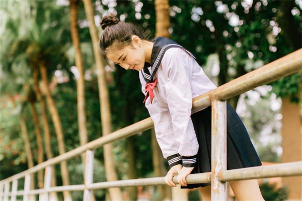 jk制服配什么發(fā)型好看 jk制服適合什么發(fā)型 jk制服配什么發(fā)型好看 jk制服適合什么發(fā)型