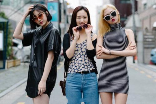 夏季怎樣穿出時(shí)尚感 夏季時(shí)尚的服裝搭配 夏季怎樣穿出時(shí)尚感 夏季時(shí)尚的服裝搭配