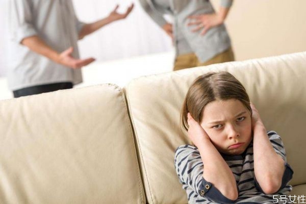 離異家庭的孩子的心理 離異家庭的孩子是怎么想的 離異家庭的孩子的心理 離異家庭的孩子是怎么想的