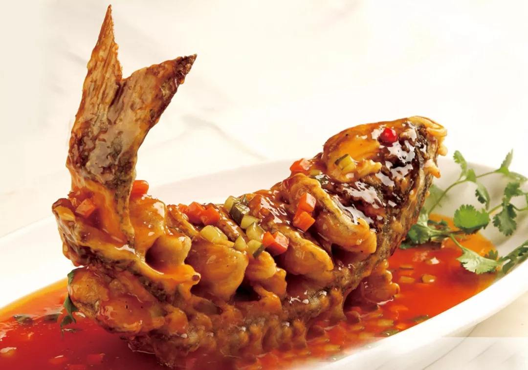 糖醋鯉魚是哪里的菜 糖醋鯉魚怎么做好吃 糖醋鯉魚是哪里的菜 糖醋鯉魚怎么做好吃